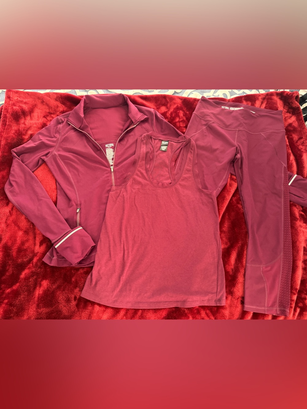 Victoria Secret Sport dark Plum Active 3 Piece Capri workout outfit Small
